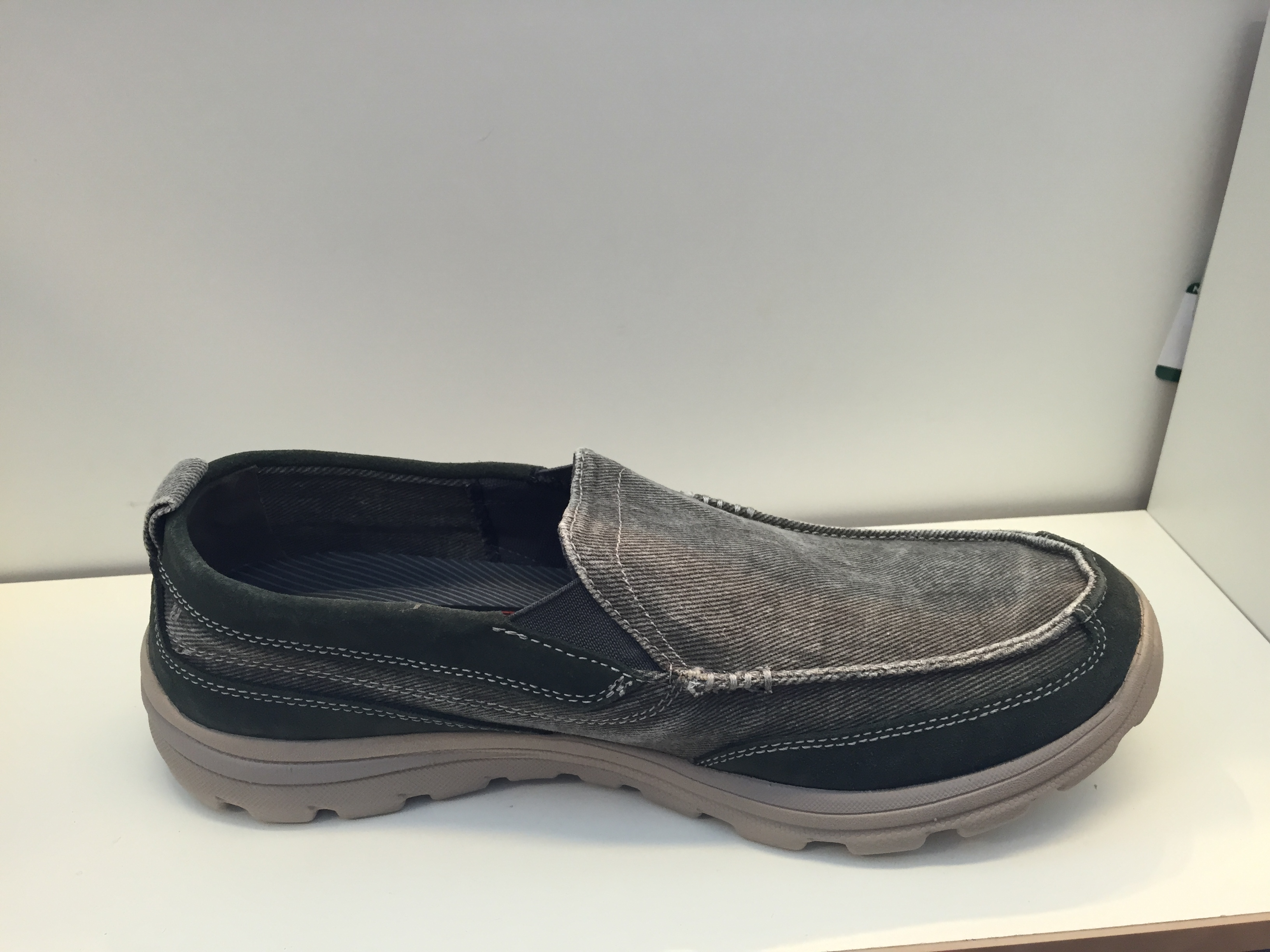 skechers memory fur