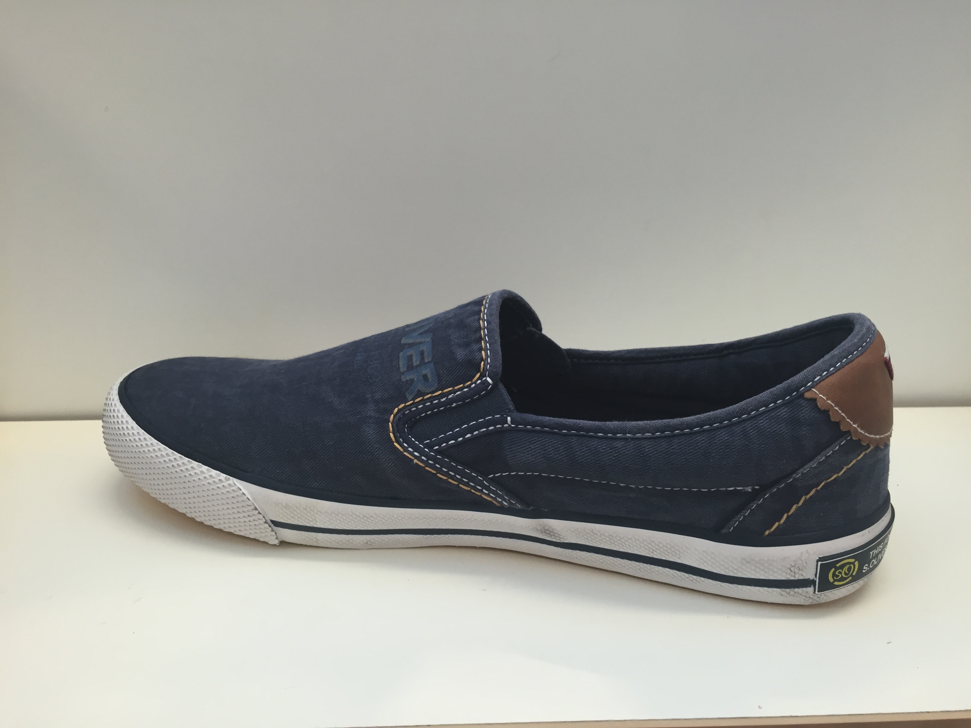 Canvassko, navy, herrstorlekar. Tinas Skor & Sånt